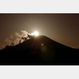「山の日」の富士山は大混雑（Ｃ）日刊ゲンダイ