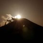 御来光拝むのも命がけ…「山の日」の富士山は大混雑予想
