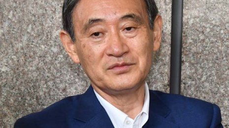 定例会見やっと再開 菅官房長官の姑息な“森友・加計逃れ”