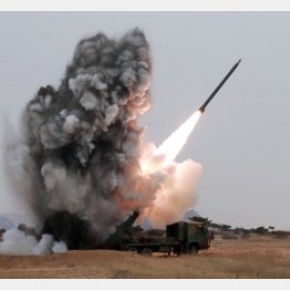 ２６日に短距離ミサイルを発射したばかり（写真は16年3月の同タイプのロケット）（Ｃ）朝鮮中央通信＝共同
