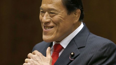 平壌訪問のアントニオ猪木氏 金正恩側近の李前外相と会談