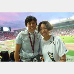 8月26日のＣ大阪VS鹿島戦を観戦した母・直美さんと姉・楓さん（昌子家提供）