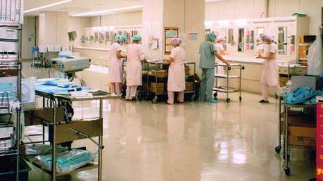 金融庁が懸念する 医療・福祉の不良債権と倒産件数急増