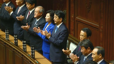 個人的な都合で7カ月もの「国会機能停止」が許されるのか