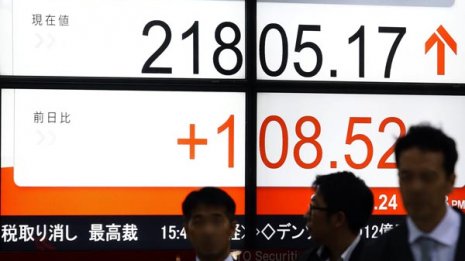 株価の連騰も自民党の大勝も実感の伴わない「バブル」だ