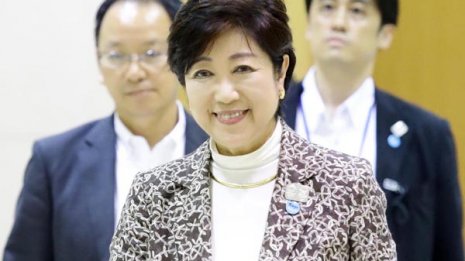 小池知事は都議会でニヤニヤ “石原氏追及劇場”は幕引きか