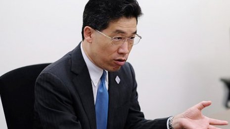 経歴詐称の斎藤ウィリアム浩幸氏 なぜ自民党は重用したか