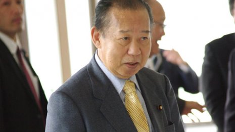 辺野古のためなら…自民が血道あげるバラマキ名護市長選