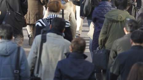 深刻な人材不足も…40歳以上での転職は賃金減少クッキリ