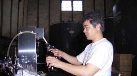 ベンチャーウイスキー肥土伊知郎社長<4>原酒を預かってくれる救世主が現れる