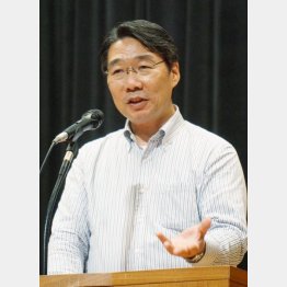 前川前次官の方が幸せそうだ（Ｃ）日刊ゲンダイ