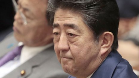 魔球的な9条加憲案も取り下げようという安倍首相の不格好