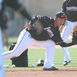 清宮の出場機会にも影響 日ハム中田翔「右肩炎症」の波紋