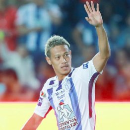 パチューカ本田 5年ぶり“無回転ブレ球FK”が暗示するもの