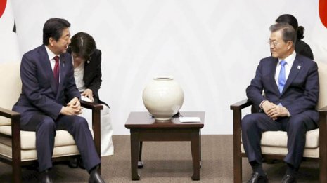 こぶし振り上げ成果ゼロ…安倍首相“覚悟の訪韓”の赤っ恥