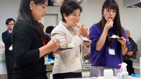 落ちぶれた小池都知事 見当外れの“安全性パフォーマンス”