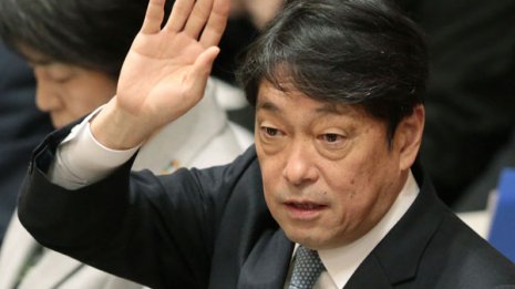 米軍機タンク投棄 安倍政権の弱腰が国民の危険を増幅する