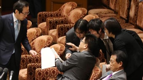 働き方を改めるなら まず霞が関の「忖度」官僚から始めよ