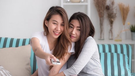 客数は2年で4倍 女性は「レズ風俗」に何を求めているのか