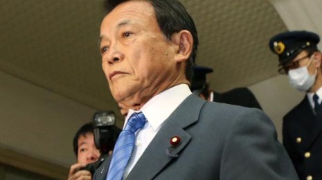 安倍夫妻に怒り 官邸を悩ます麻生財務相の“俺は辞めない”