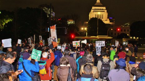 不祥事続発なのに…安倍内閣「支持率3割維持」の不可思議