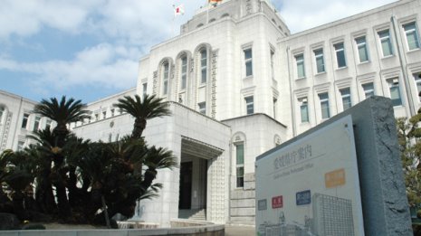 狭まる包囲網 安倍政権が恐れる柳瀬氏の名刺とスマホ写真