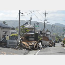 倒壊した熊本県益城町の家屋（Ｃ）日刊ゲンダイ