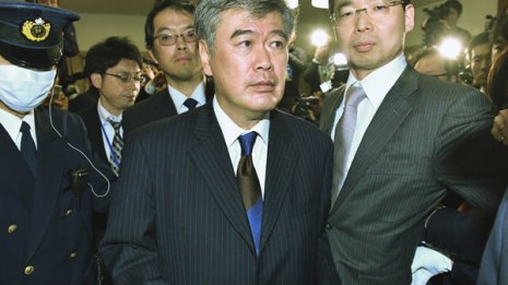 福田次官を見た国民感情 「まだ柳瀬に嘘をつかせるのか」