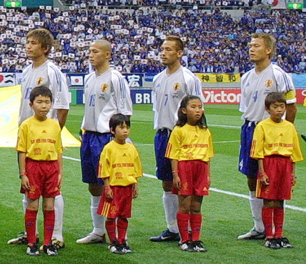 02年W杯ベルギー戦の試合直前（右が森岡氏）／（C）Norio ROKUKAWA／Office La Strada