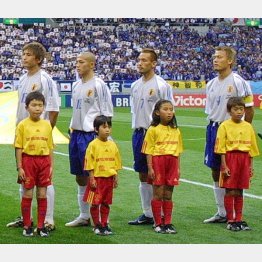 02年W杯ベルギー戦の試合直前（右が森岡氏）／（C）Norio ROKUKAWA／Office La Strada