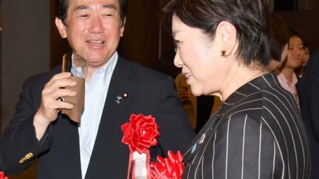 東京五輪までは…小池知事が再選に向け自民に“泣き入れ”