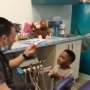 治療前の子供もリラックス 米歯科医の“手品動画”が話題に