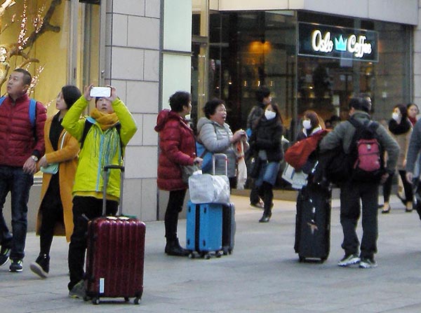 個人ビザ解禁拡大で来日した中国人観光客が標的に（Ｃ）日刊ゲンダイ