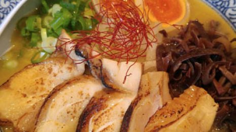 【濃厚鶏そば真白】トロットロの白湯スープが格別の人気店