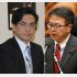 詐欺を認めている斉藤被告（左）と回収に積極的ではない世耕経産相（Ｃ）日刊ゲンダイ