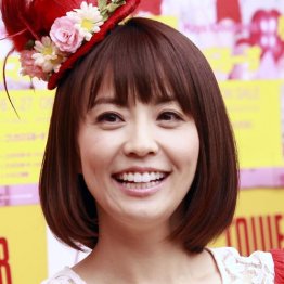 元気にブリッコ姿も…小林麻耶の“意味深ブログ”に心配の声