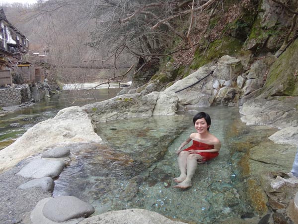 栃木県 湯西川温泉の 薬研の湯 は野湯なのに温度も最適 日刊ゲンダイdigital