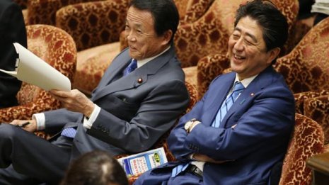 いつまでも続くわけがない 安倍“目くらまし”政治の限界