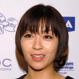 宇多田ヒカルに新恋人? 気になる左手薬指のリングの意味