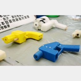 神奈川県警が押収した３Ｄプリンターで造った殺傷能力のある樹脂製の銃（Ｃ）共同通信社