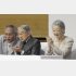 東京国体のボクシング競技を観戦され、選手に拍手を送る天皇、皇后両陛下（Ｃ）共同通信社