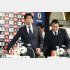 森保監督（左）と日本サッカー協会・田嶋会長（Ｃ）日刊ゲンダイ