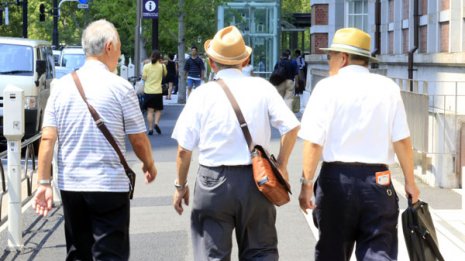 安倍政権「70歳雇用」義務化検討でまたもや高齢者いじめ