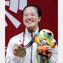 アジア大会で２４年ぶりのメダルを獲得した安藤美希子選手（Ｃ）共同通信社