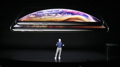 アップルが新型iPhoneを発表 過去最大6.5インチモデルも