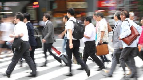 リーマン・ショックから10年…人件費抑制で企業は大儲け