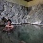 二岐温泉「大丸あすなろ荘」 秘湯の宿の甌穴のある岩風呂