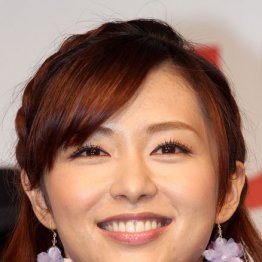 女が嫌いな女3位 伊藤綾子が暗示する“におわせメッセージ”