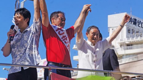 沖縄県知事選“大敗の戦犯” 菅長官留任に党内から不満噴出