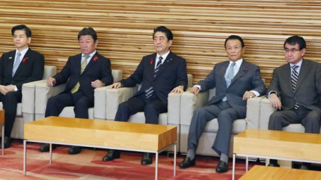“国民挑発”改造で支持率下落 世論に見放された政権の末路